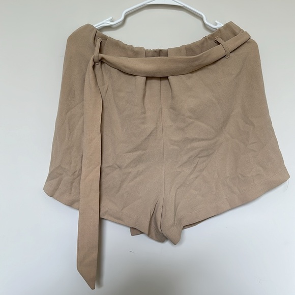 Tan skort - Picture 2 of 2